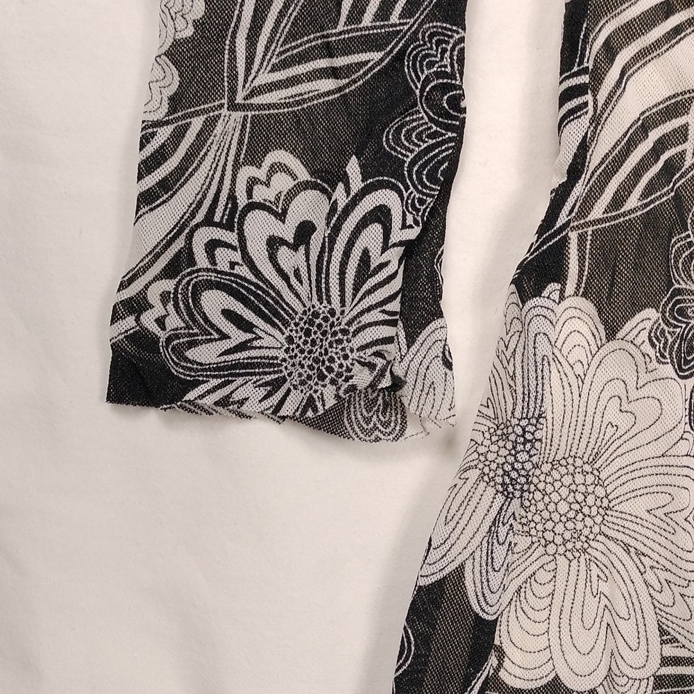 CAbi women's v neck short sleeved top size Large - Picture 6 of 13